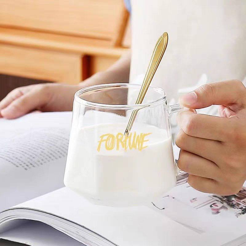 مج زجاج بغطاء تاج ومعلقة استانليس